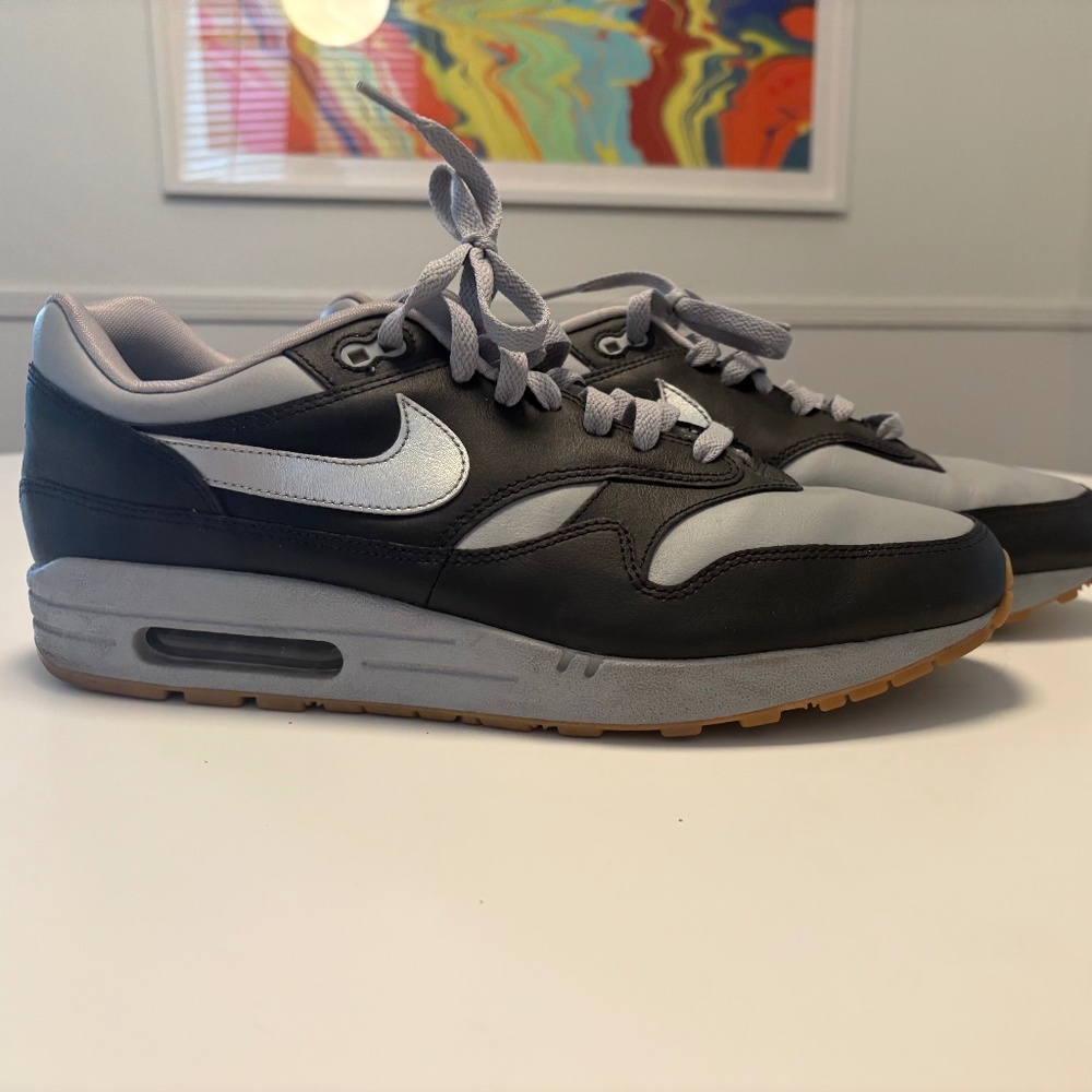 Nike Air Max 1 - Custom Colors: Silver / Black